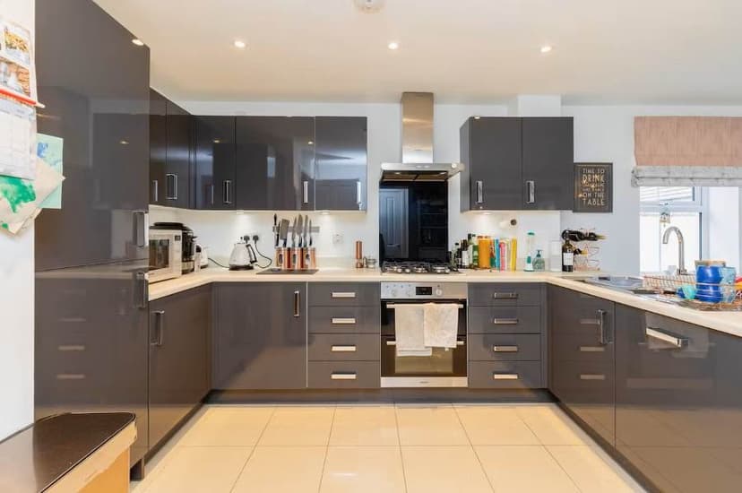 Image 2:4 bedroom Townhouse to rent