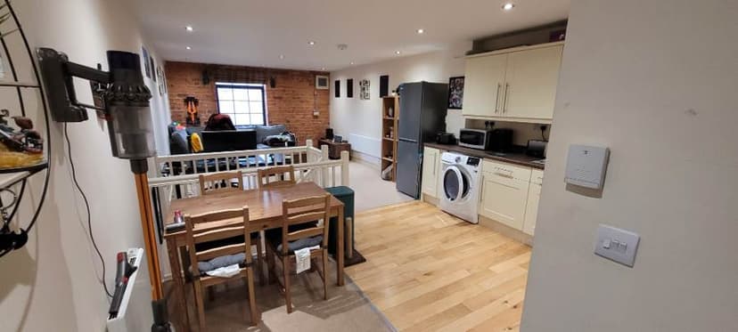 Image 3:2 bedroom Flat to rent