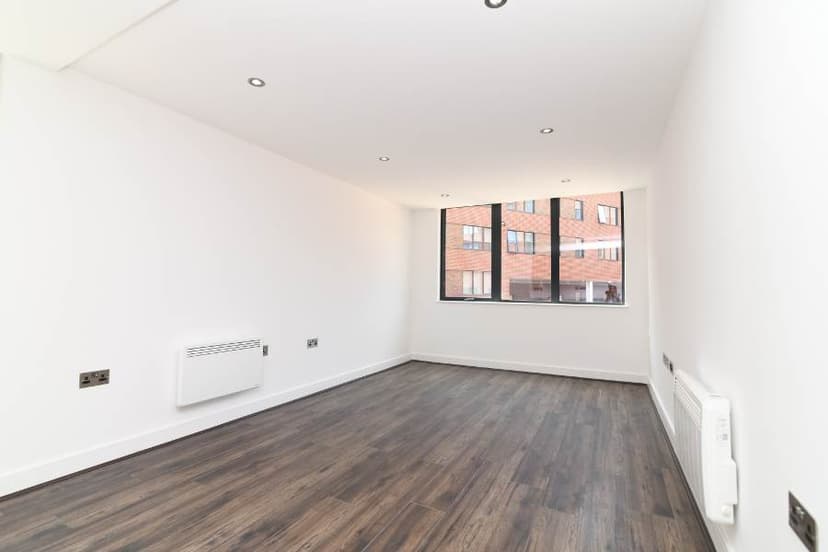 Image 3:2 bedroom Apartment or flat to rent