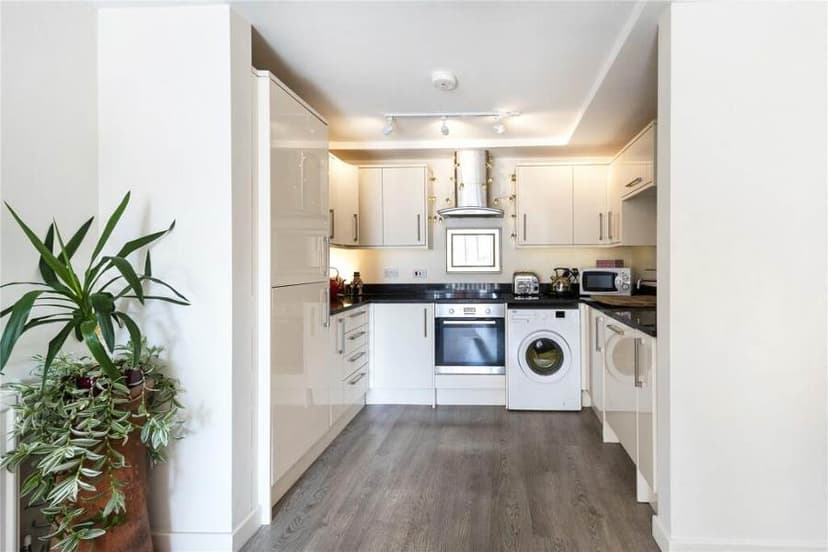 Image 1:2 bedroom Apartment or flat to rent