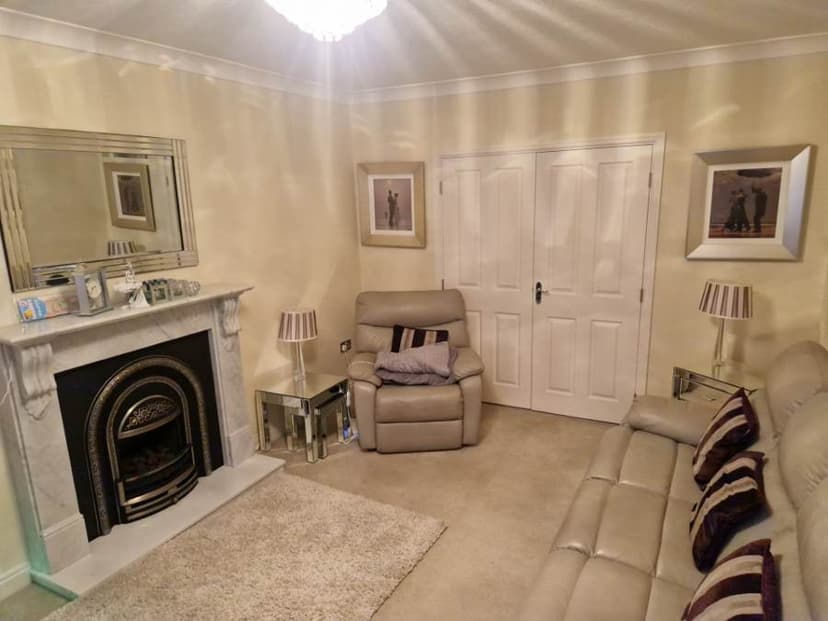 Image 2:4 bedroom Detached house to rent
