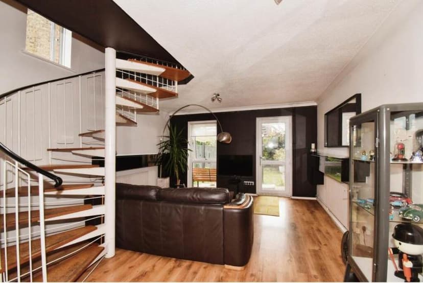 Image 2:2 bedroom Semi-detached house to rent