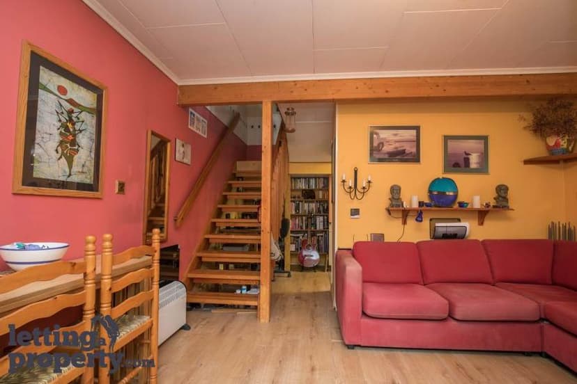 Image 2:1 bedroom Semi-detached house to rent