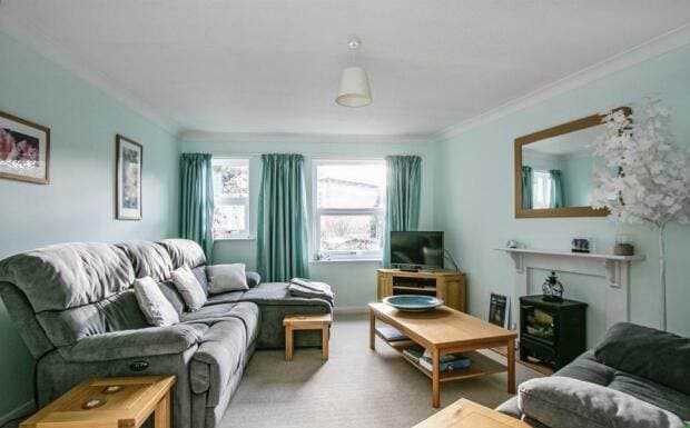 Image 2:2 bedroom Maisonette to rent