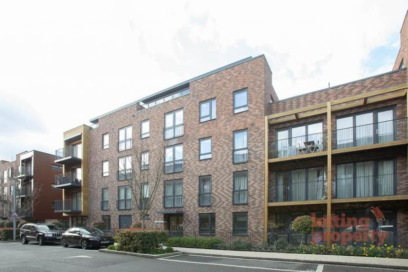 Image 1:1 bedroom Ground floor flat to rent