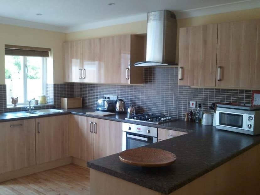 Image 2:3 bedroom Semi-detached house to rent