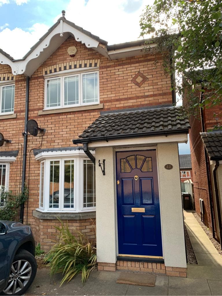Image 1:2 bedroom Mews to rent