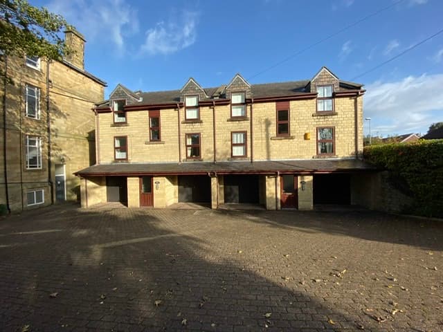 Image 1:1 bedroom Apartment or flat to rent