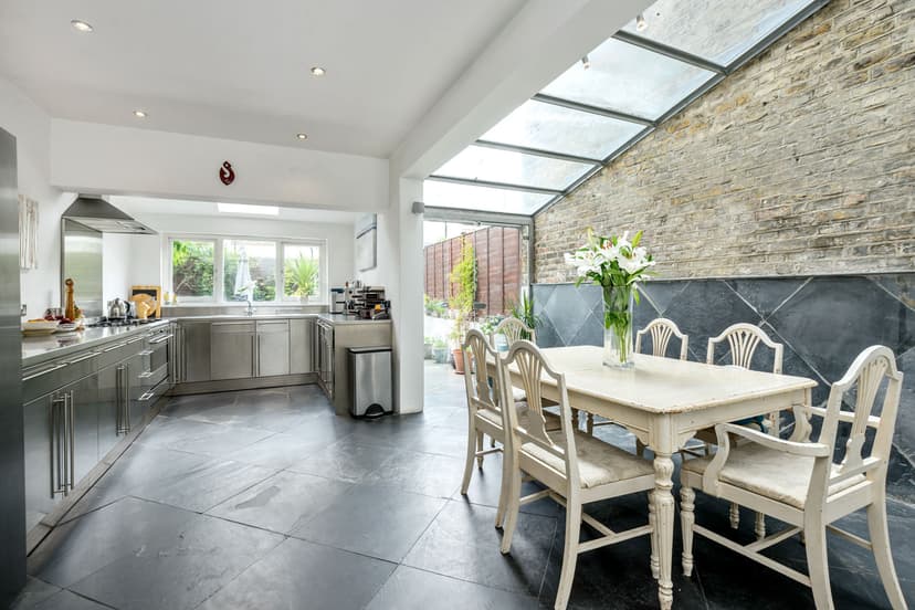 Image 1:4 bedroom Terraced house to rent