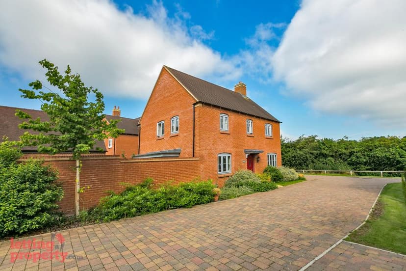 Image 3:4 bedroom Detached house to rent