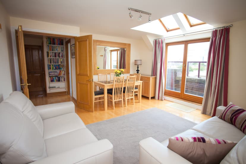 Image 1:1 bedroom Apartment or flat to rent