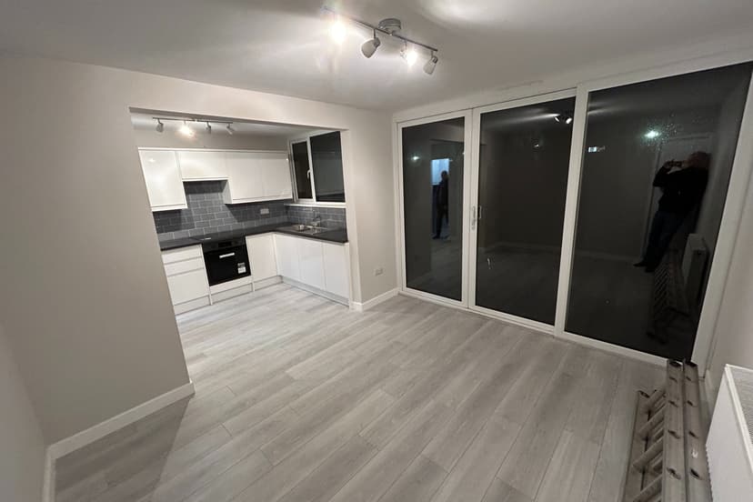Image 2:6 bedroom Terraced house to rent