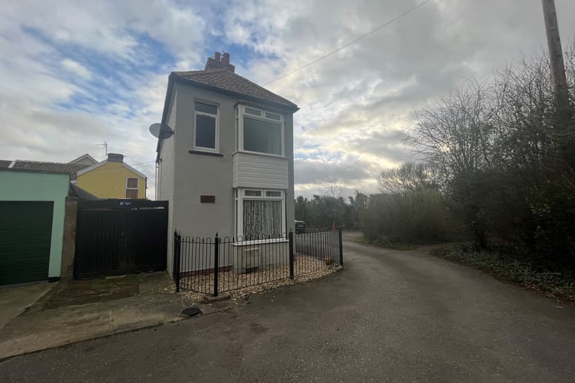 Image 2:2 bedroom Link-detached house to rent