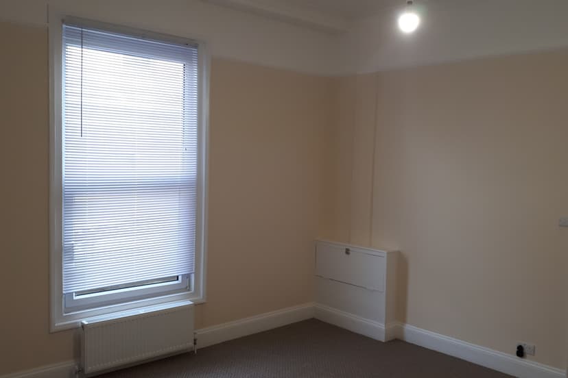 Image 2:1 bedroom Ground floor flat to rent