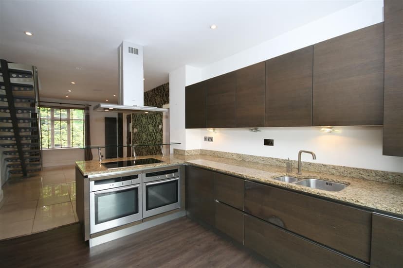 Image 2:3 bedroom Apartment or flat to rent