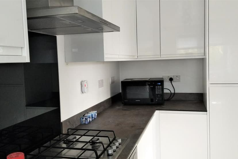 Image 1:1 bedroom Maisonette to rent