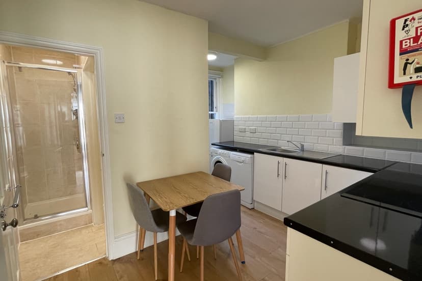 Image 1:1 bedroom Flat to rent