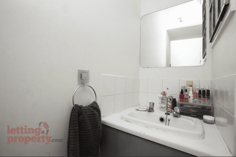 Image 3:4 bedroom End-of-terrace house to rent