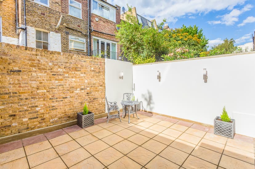 Image 1:1 bedroom Apartment or flat to rent