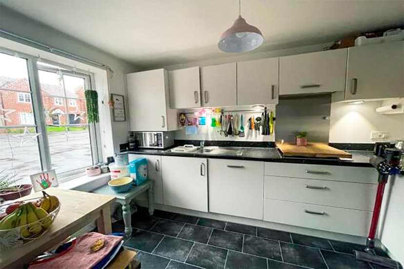 Image 2:3 bedroom Semi-detached house to rent