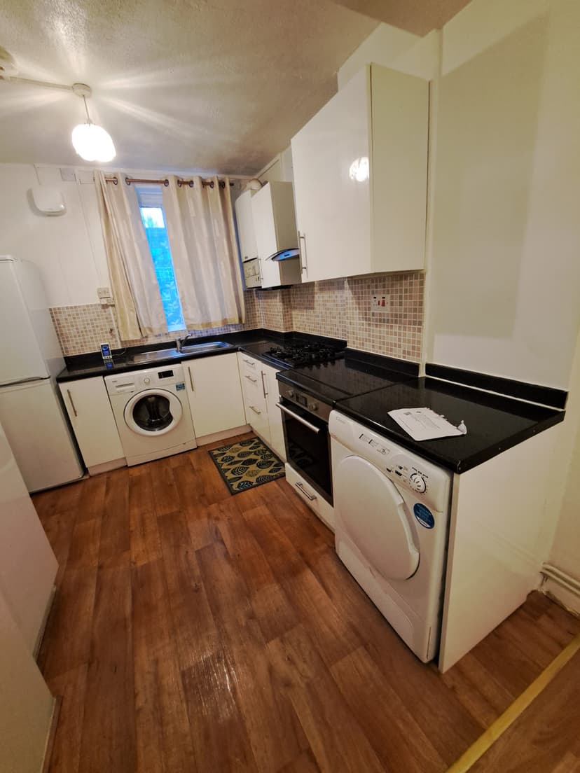 Image 1:1 bedroom Apartment or flat to rent