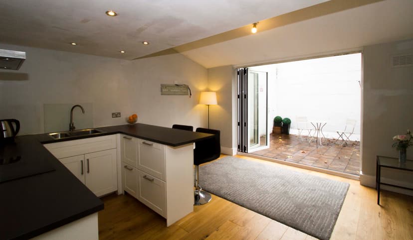 Image 1:1 bedroom Apartment or flat to rent