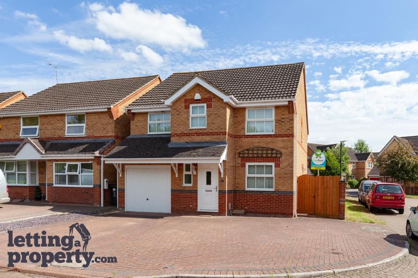 Image 1:4 bedroom Detached house to rent