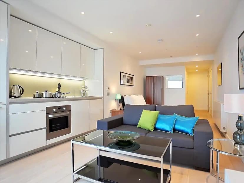 Image 3: Studio Flat to rent