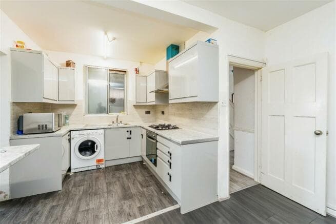 Image 2:3 bedroom Semi-detached house to rent