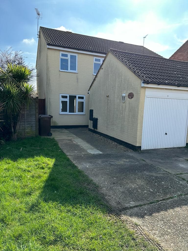 Image 1:3 bedroom Semi-detached house to rent