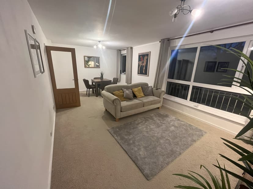 Image 2:2 bedroom Flat to rent