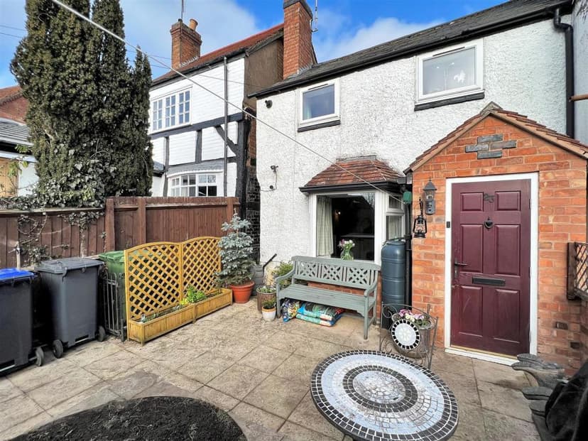 Image 2:2 bedroom End-of-terrace house to rent