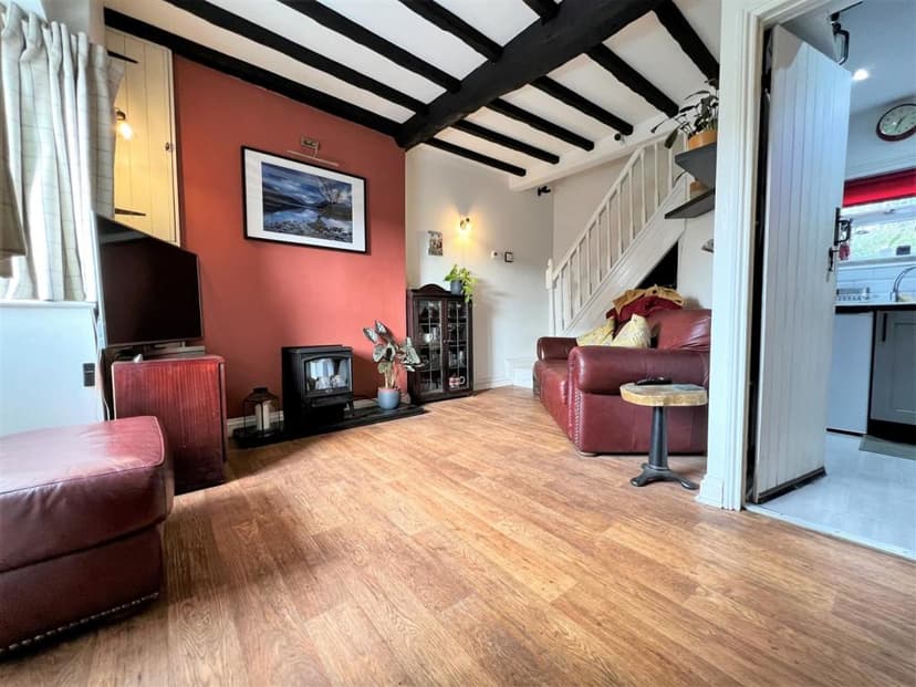 Image 3:2 bedroom End-of-terrace house to rent
