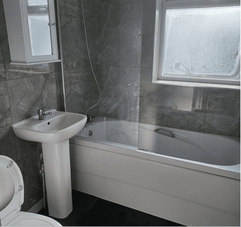 Image 3:4 bedroom End-of-terrace house to rent