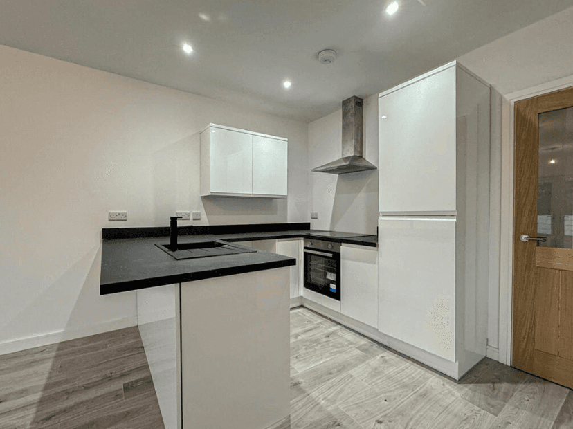 Image 2:2 bedroom Bungalow to rent