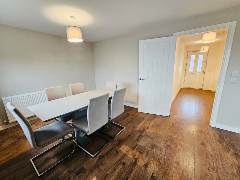 Image 3:4 bedroom Detached house to rent