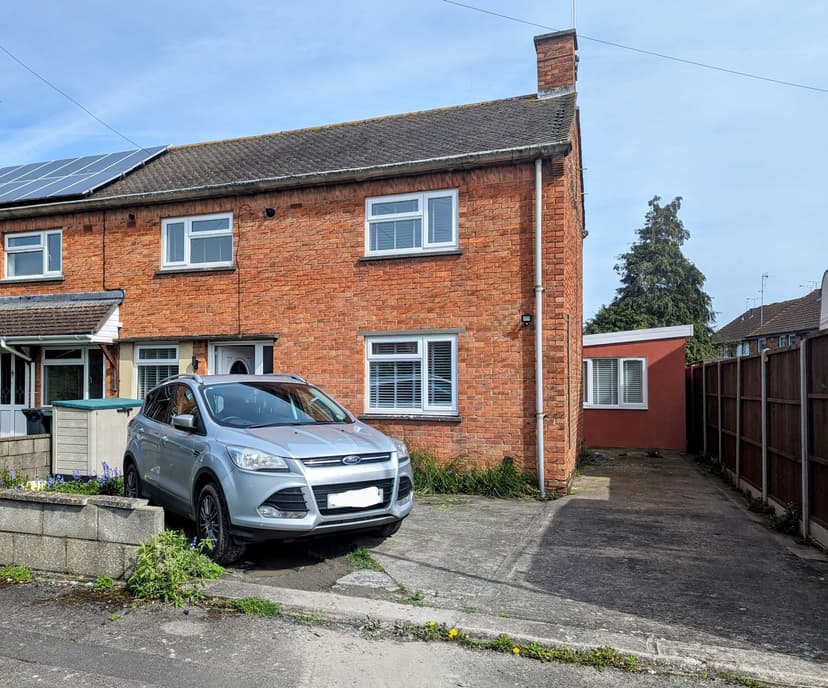 Image 1:3 bedroom End-of-terrace house to rent