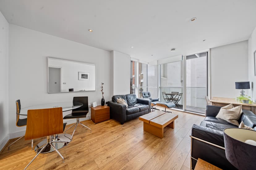 Image 3:2 bedroom Flat to rent