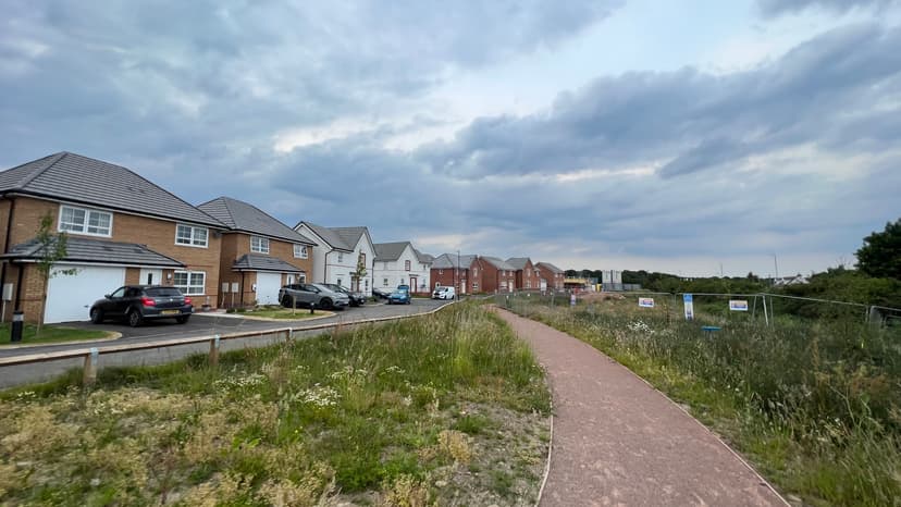 Image 2:4 bedroom Detached house to rent