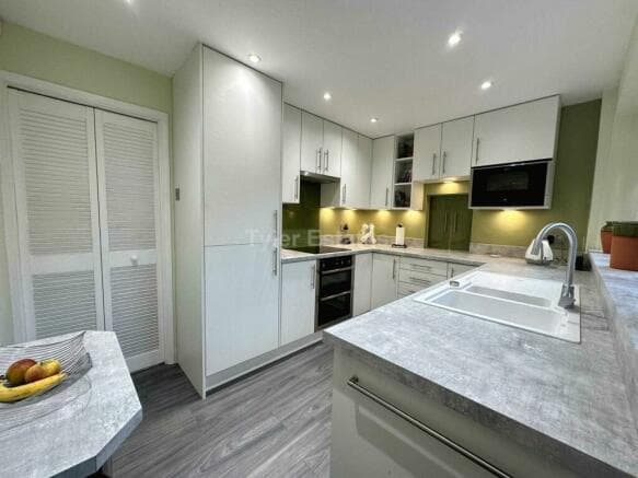 Image 2:3 bedroom Semi-detached house to rent