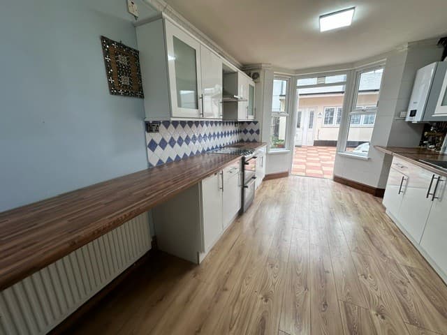 Image 2:4 bedroom Terraced house to rent