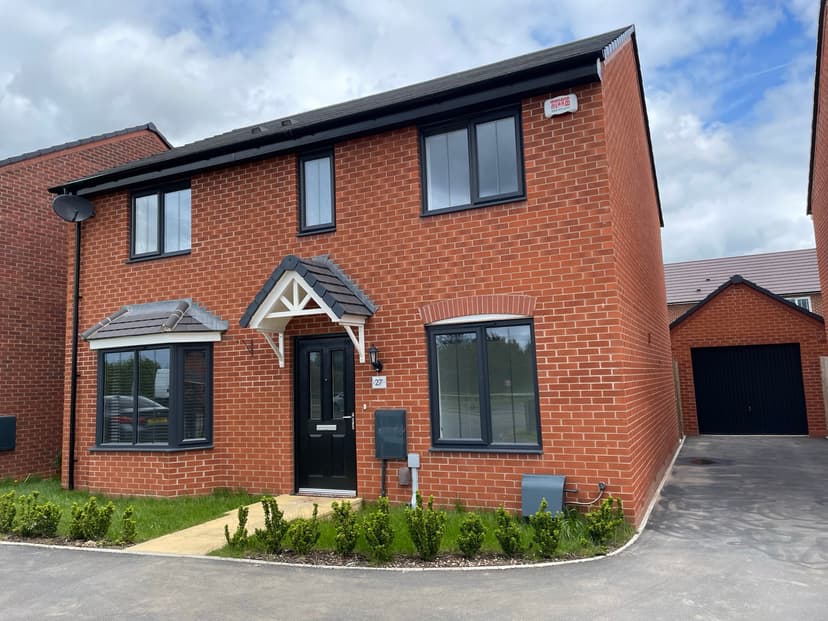 Image 1:4 bedroom Detached house to rent