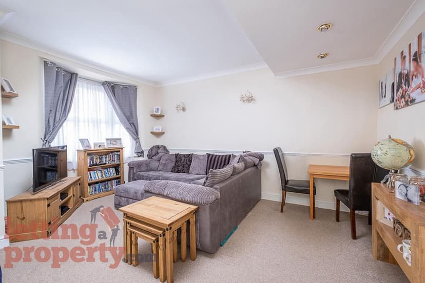 Image 2:2 bedroom Terraced house to rent