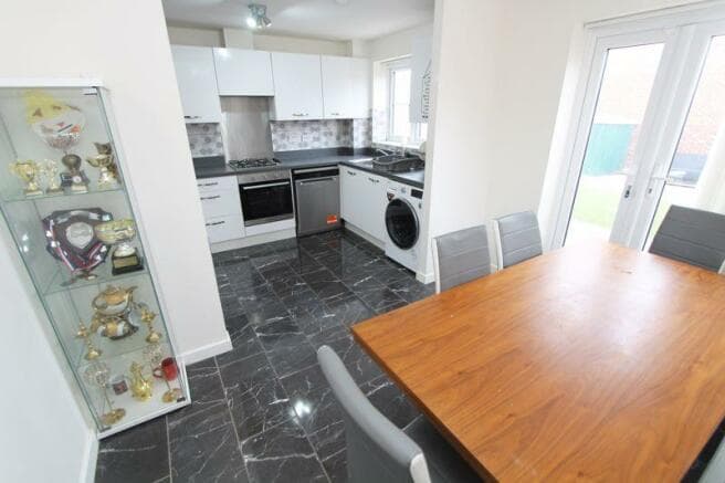 Image 2:3 bedroom Detached house to rent