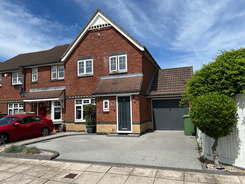 Image 1:3 bedroom End-of-terrace house to rent