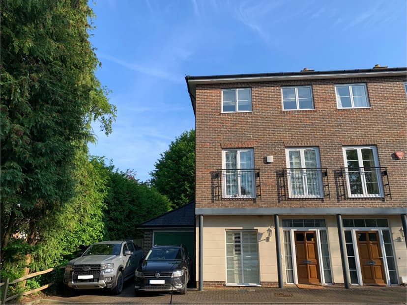 Image 1:3 bedroom End-of-terrace house to rent