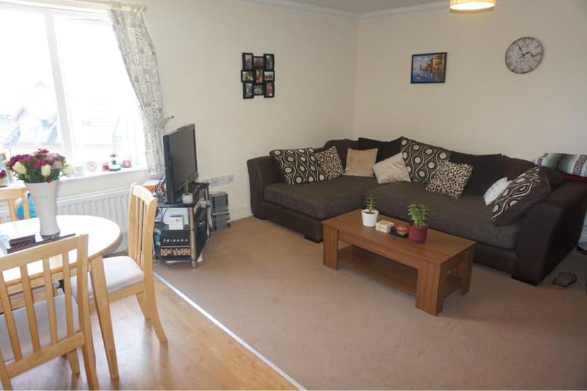 Image 2:1 bedroom Apartment or flat to rent