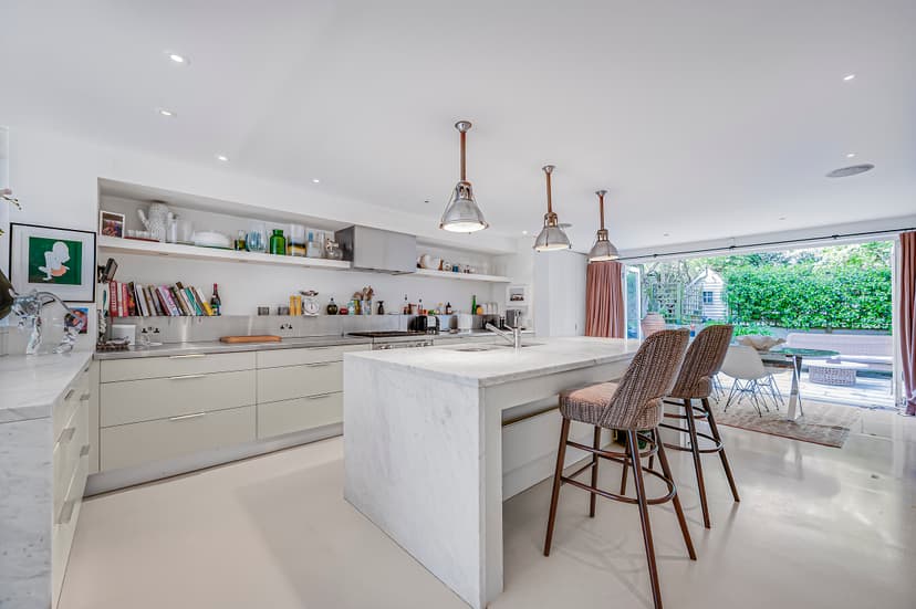 Image 2:4 bedroom Terraced house to rent