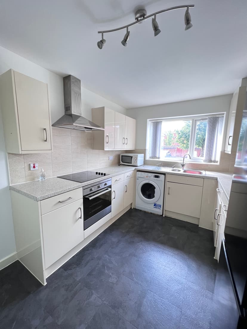 Image 3:3 bedroom End-of-terrace house to rent