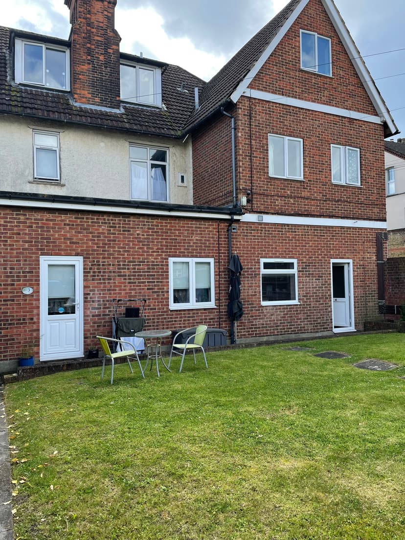 Image 1:1 bedroom Flat to rent